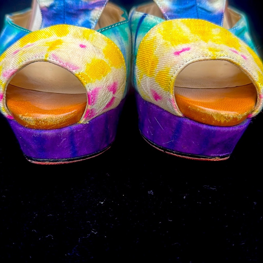 CHRISTIAN LOUBOUTIN TYE DYE SUEDE/ FABRIC PITOU PEEP TOE HIGH HEEL SHOES- 9 ๐๐ ๐ฅ - Picture 11 of 14